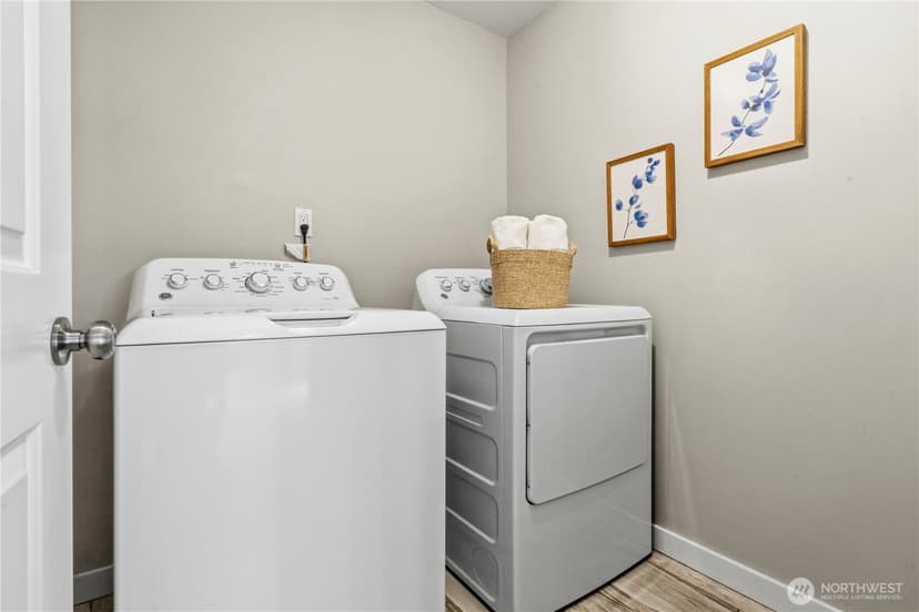 Property photo for 10607 2nd Place SW, Seattle photo 28