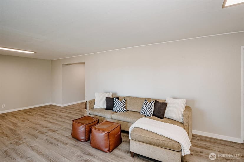 Property photo for 1052 E Robinhood Drive, Arlington photo 27