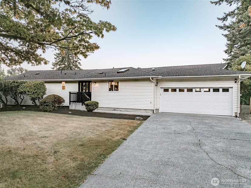 Property photo for 1052 E Robinhood Drive, Arlington photo 2