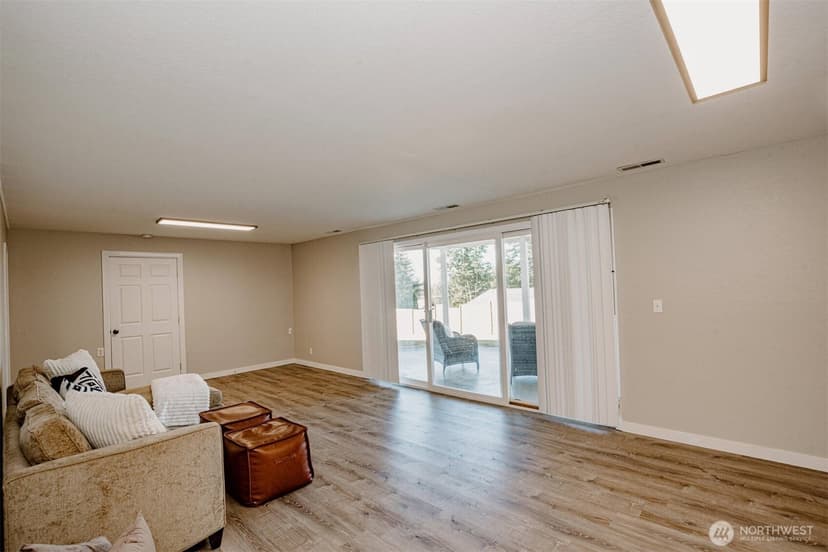 Property photo for 1052 E Robinhood Drive, Arlington photo 28