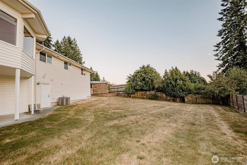 Property photo for 1052 E Robinhood Drive, Arlington photo 36