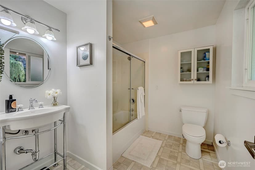 Property photo for 8205 NE 128th Street, Kirkland photo 16