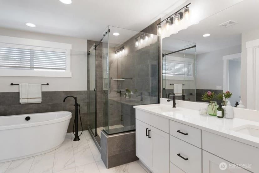 Property photo for 7544 S 129th Place, Seattle photo 8