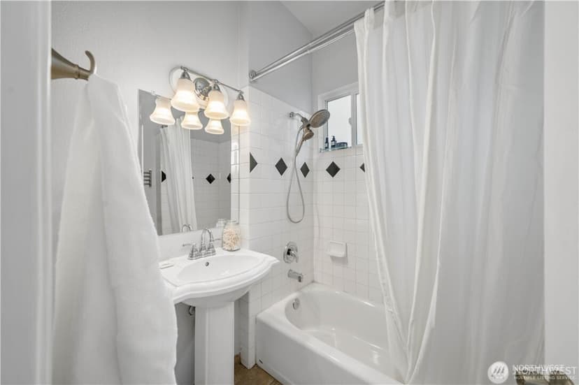 Property photo for 1305 NE 55th Street, Seattle photo 15