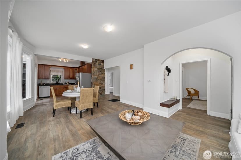 Property photo for 1305 NE 55th Street, Seattle photo 6