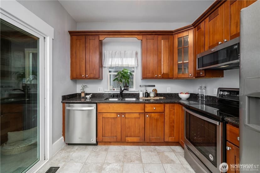 Property photo for 1305 NE 55th Street, Seattle photo 11