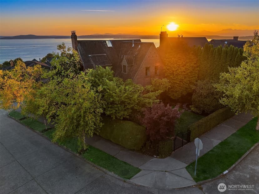 Property photo for 2301 Rosemont Place W, Seattle photo 40