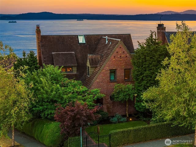 Property photo for 2301 Rosemont Place W, Seattle
