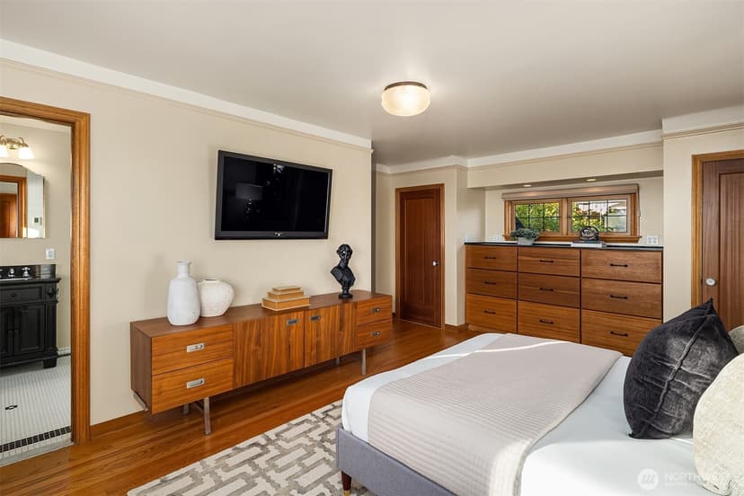 Property photo for 2301 Rosemont Place W, Seattle photo 18