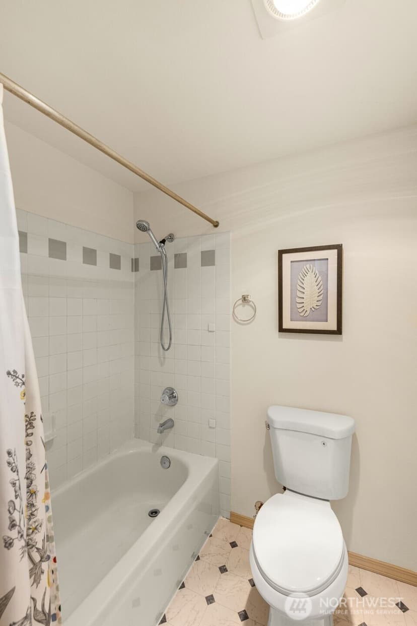 Property photo for 12056 15th Avenue NE #201, Seattle photo 16