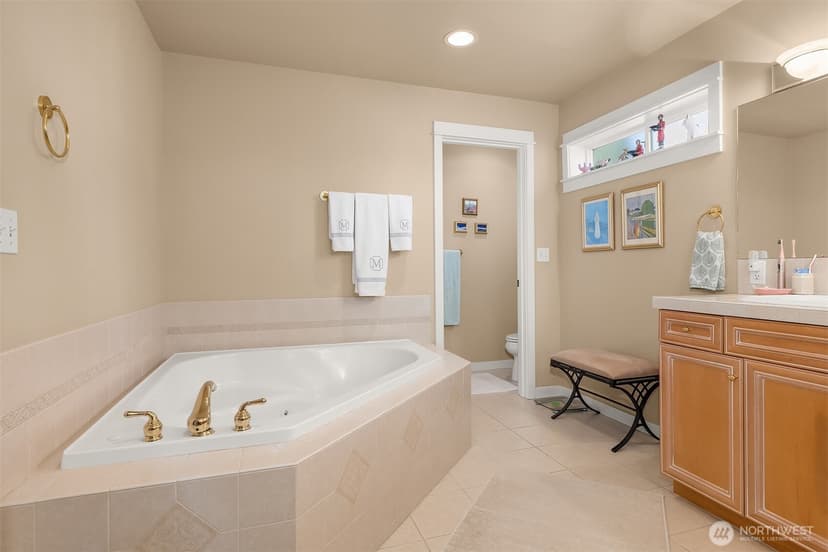 Property photo for 239 4th Avenue S #202, Edmonds photo 23