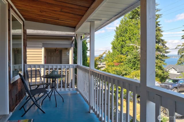Property photo for 1113 33rd Avenue S, Seattle photo 3