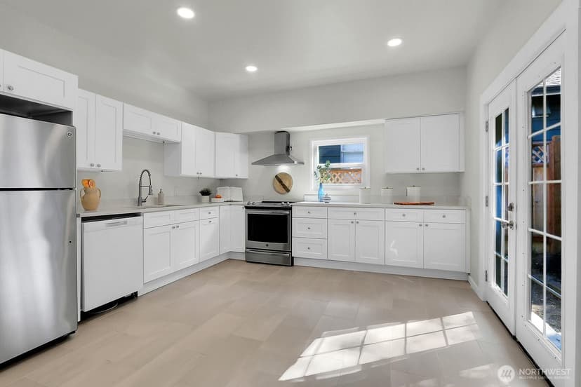 Property photo for 1113 33rd Avenue S, Seattle photo 16