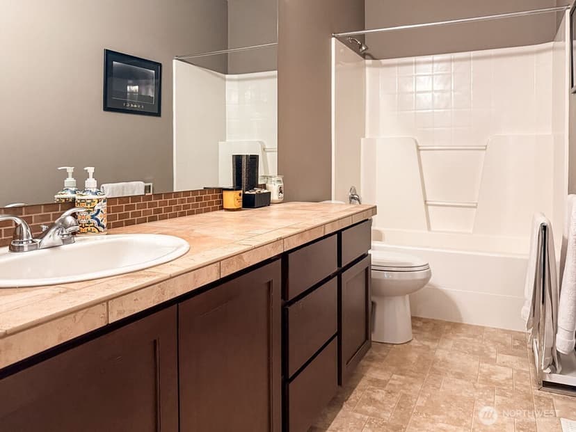 Property photo for 2824 93rd Place SE, Everett photo 16