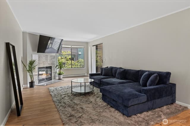 Property photo for 3256 SW Avalon Street #203, Seattle photo 4