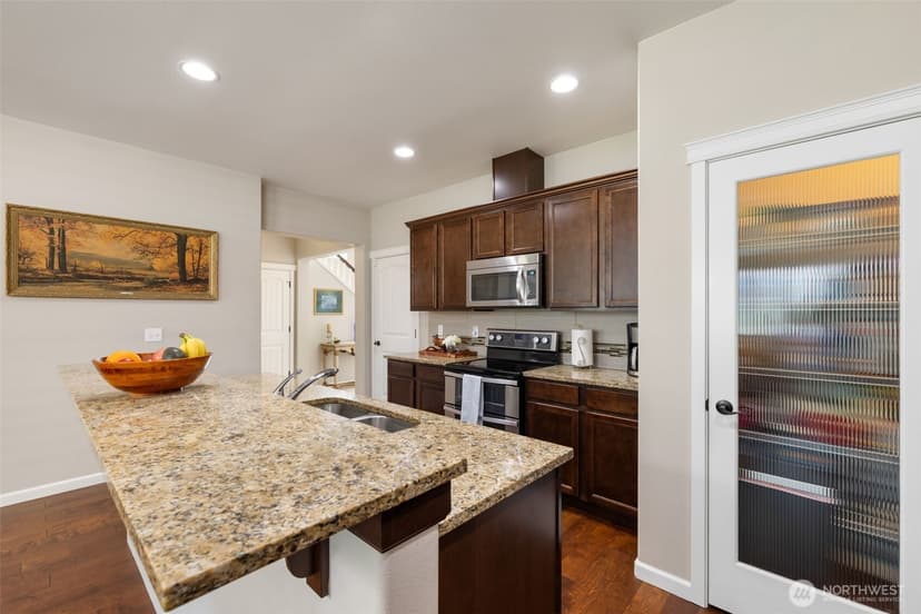 Property photo for 3840 Discovery Avenue SW, Bremerton photo 6