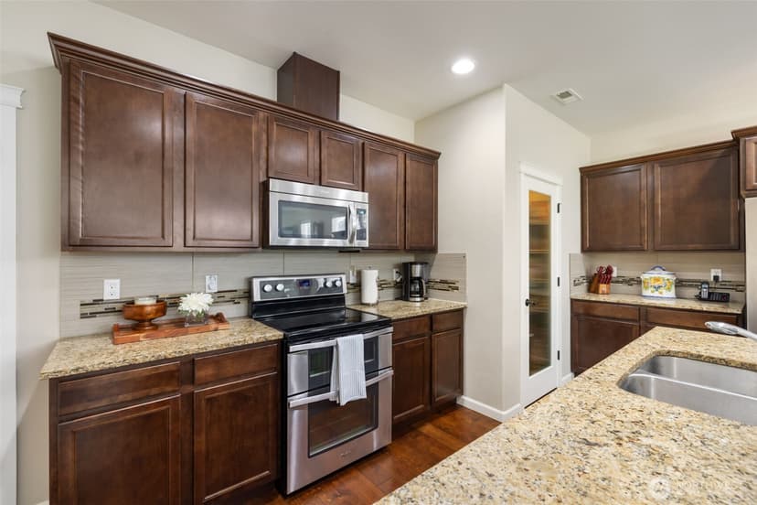Property photo for 3840 Discovery Avenue SW, Bremerton photo 7
