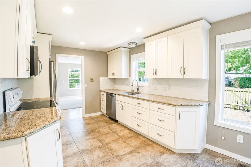 Property photo for 1819 SW 149th Street, Burien photo 10