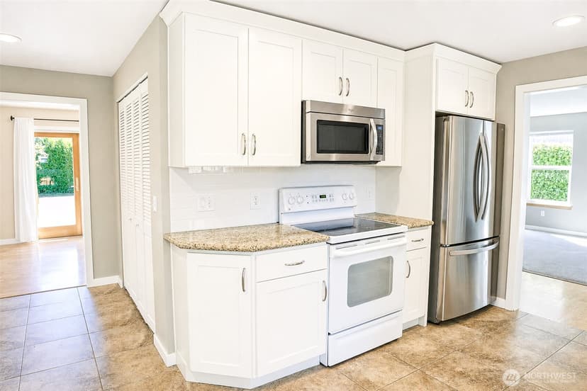 Property photo for 1819 SW 149th Street, Burien photo 11