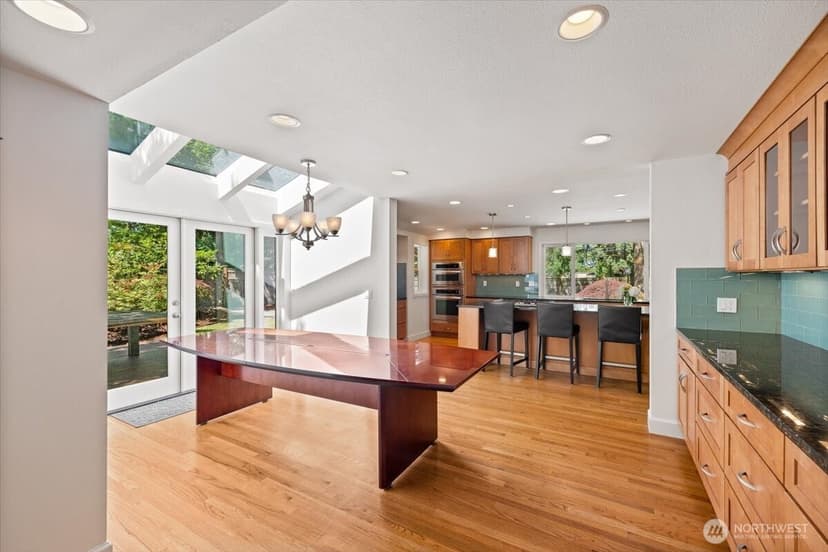 Property photo for 8510 SE 72nd Street, Mercer Island photo 13