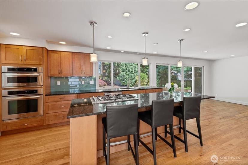 Property photo for 8510 SE 72nd Street, Mercer Island photo 9