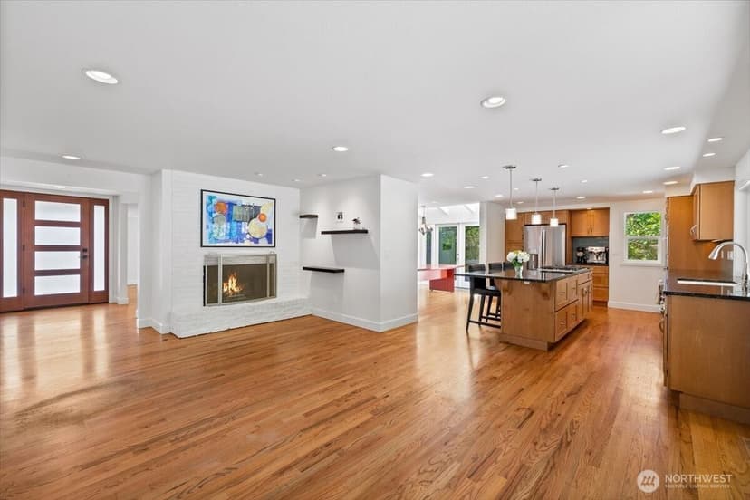 Property photo for 8510 SE 72nd Street, Mercer Island photo 4