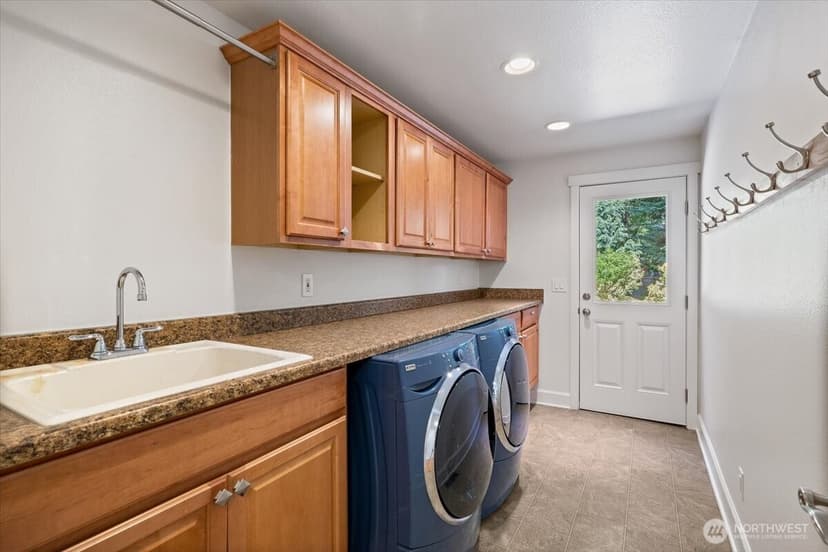 Property photo for 8510 SE 72nd Street, Mercer Island photo 14