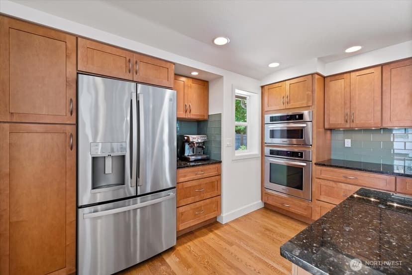 Property photo for 8510 SE 72nd Street, Mercer Island photo 10