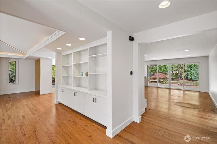 Property photo for 8510 SE 72nd Street, Mercer Island photo 6