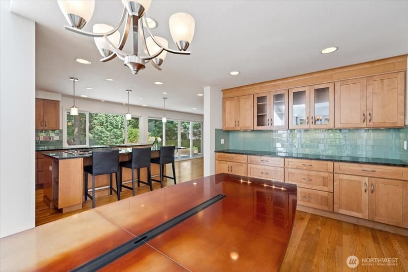 Property photo for 8510 SE 72nd Street, Mercer Island photo 12