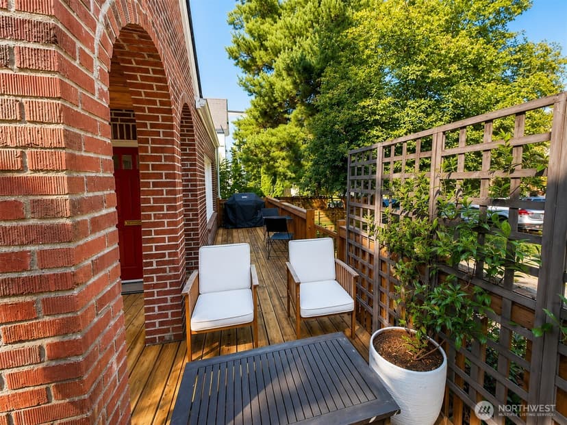 Property photo for 6327 34th Avenue SW, Seattle photo 6
