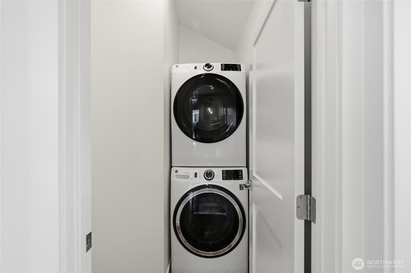 Property photo for 654 NW 53 Street, Seattle photo 33