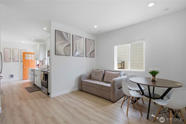 Property photo for 654 NW 53 Street, Seattle photo 5