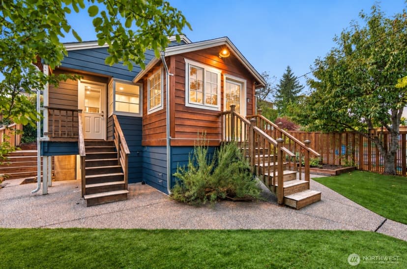 Property photo for 6215 38th Avenue NE, Seattle photo 2