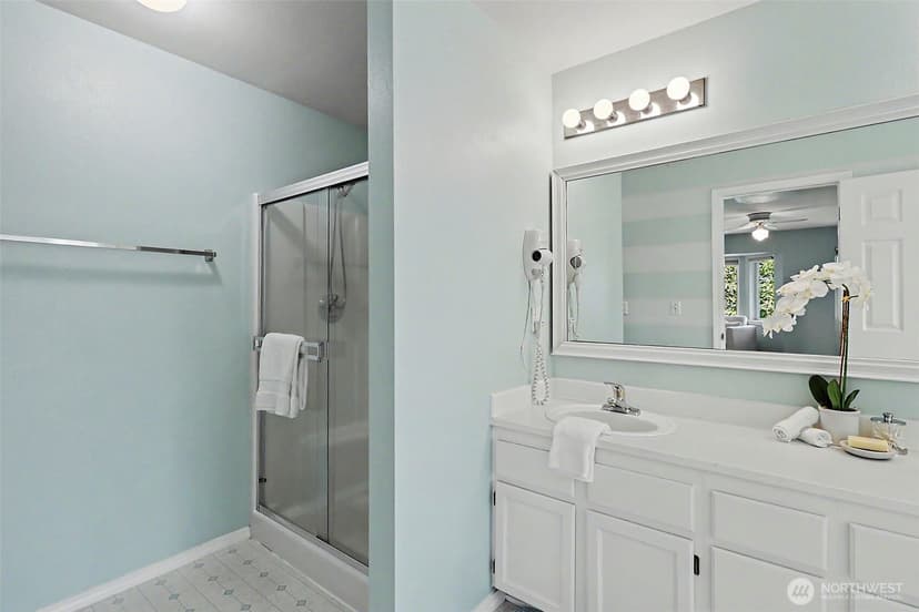 Property photo for 719 Kensington Avenue S, Kent photo 22