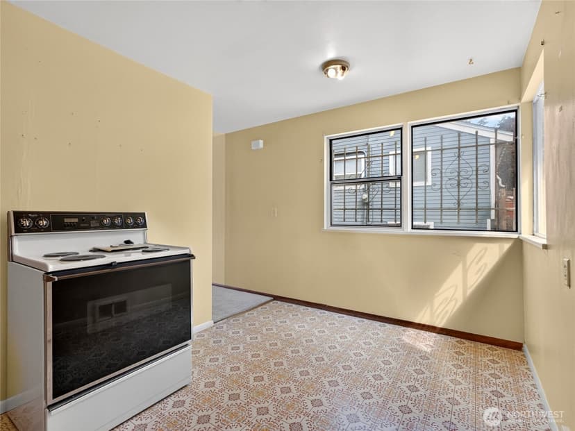 Property photo for 3011 E Pine Street, Seattle photo 8