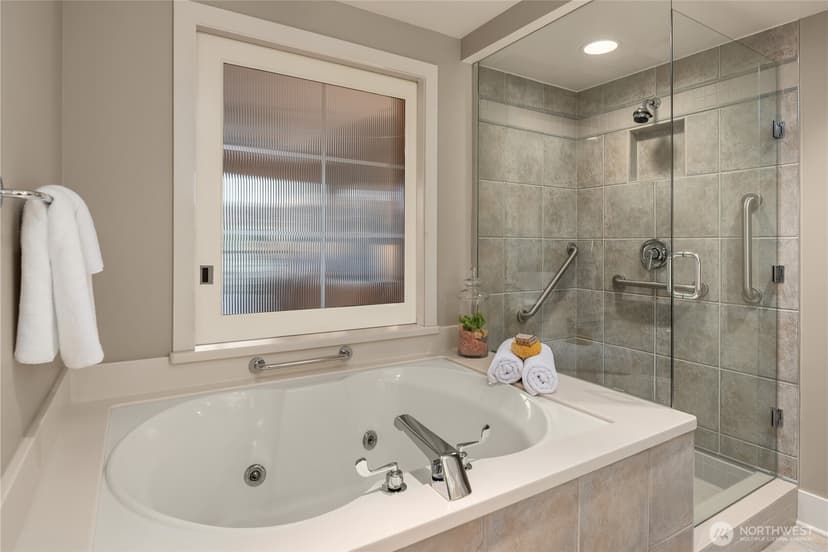 Property photo for 136 Central Way #304, Kirkland photo 31