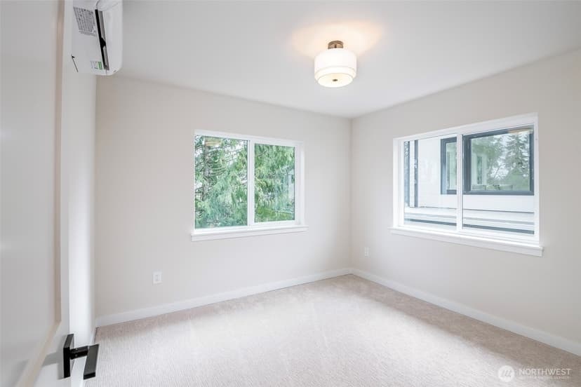 Property photo for 12646 NE 80th Street, Kirkland photo 15