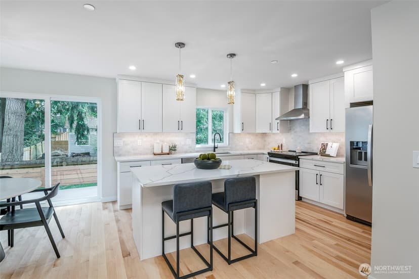 Property photo for 12646 NE 80th Street, Kirkland photo 6