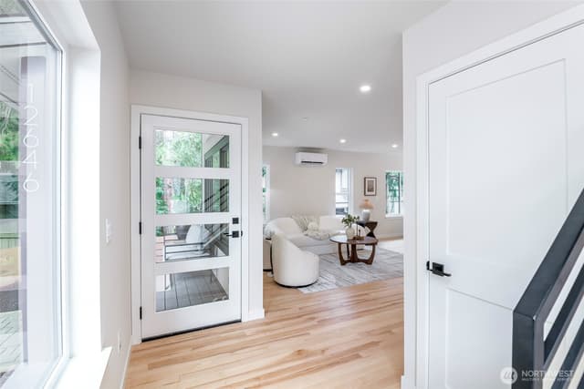 Property photo for 12646 NE 80th Street, Kirkland photo 3