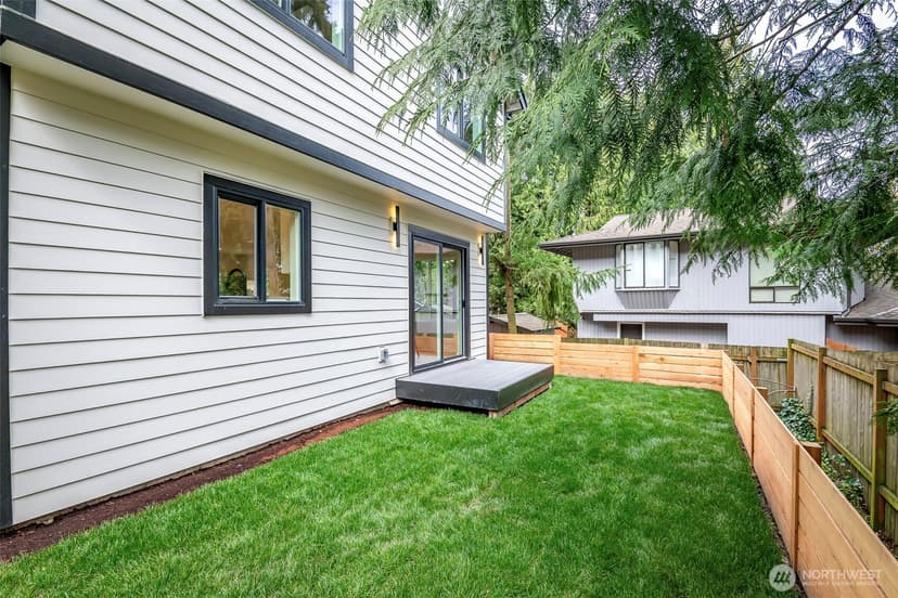 Property photo for 12646 NE 80th Street, Kirkland photo 18