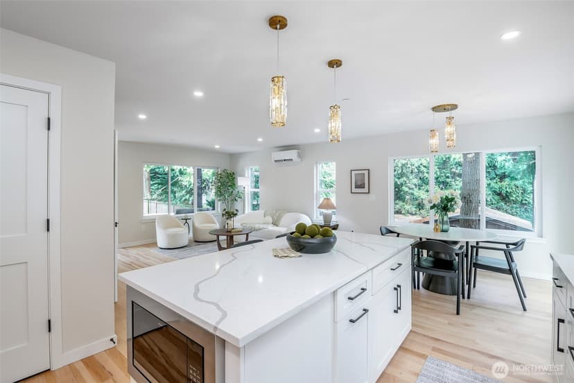 Property photo for 12646 NE 80th Street, Kirkland photo 9