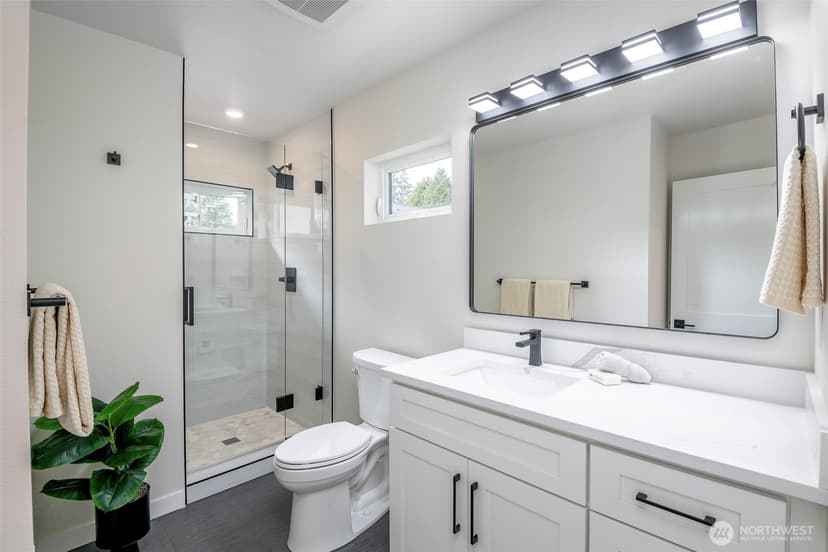 Property photo for 12646 NE 80th Street, Kirkland photo 14