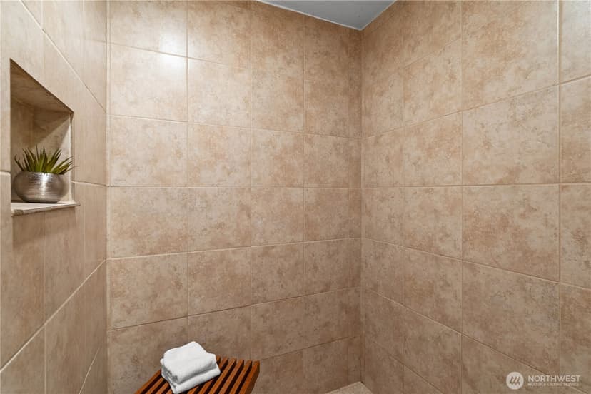 Property photo for 920 S Ventura Drive, Tacoma photo 29