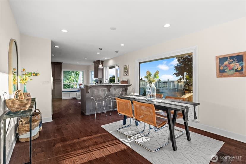 Property photo for 920 S Ventura Drive, Tacoma photo 6