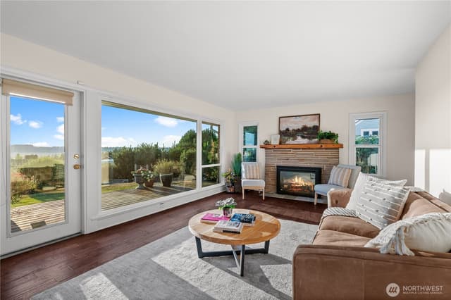 Property photo for 920 S Ventura Drive, Tacoma photo 5