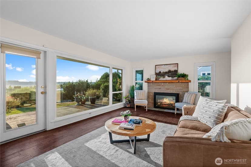Property photo for 920 S Ventura Drive, Tacoma photo 5