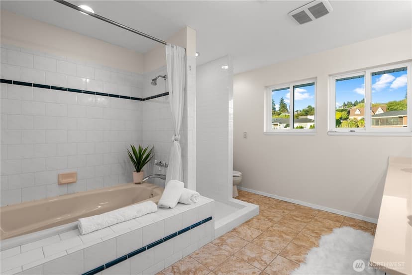 Property photo for 920 S Ventura Drive, Tacoma photo 15