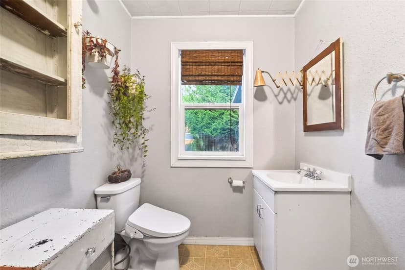 Property photo for 312 26th Avenue S, Seattle photo 9