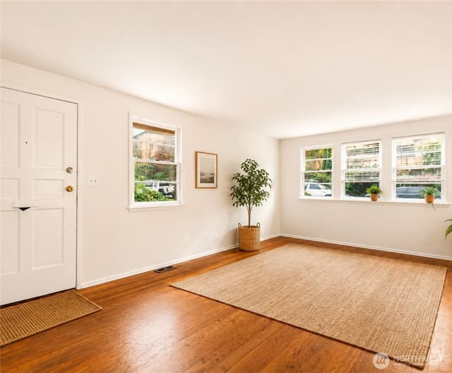 Property photo for 3820 14th Avenue S, Seattle photo 4